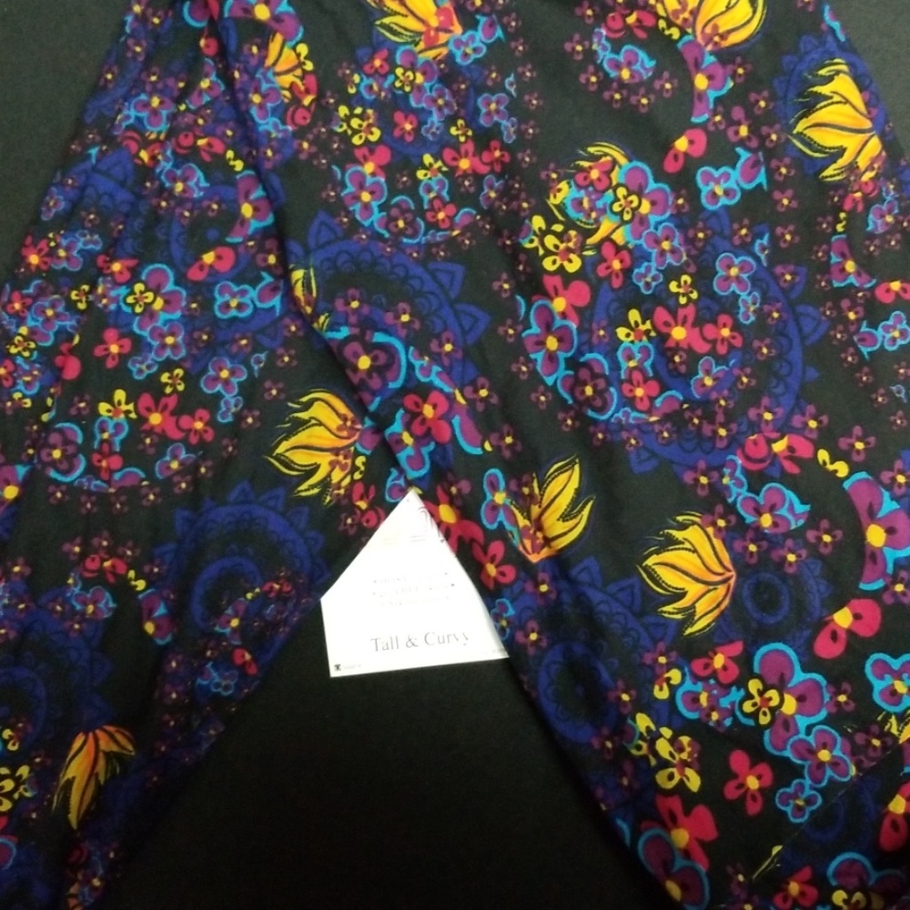 Floral Paisley Lularoe TC Leggings - NEW
